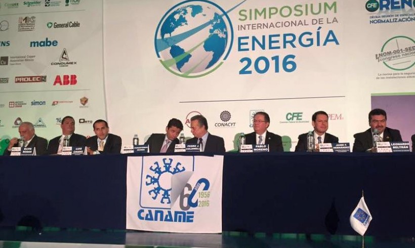 MINISTRO LUIS CHANG PARTICIPA EN SIMPOSIUM INTERNACIONAL SOBRE EFICIENCIA ENERGÉTICA MINISTRO LUIS CHANG PARTICIPA EN SIMPOSIUM INTERNACIONAL SOBRE EFICIENCIA ENERGÉTICA